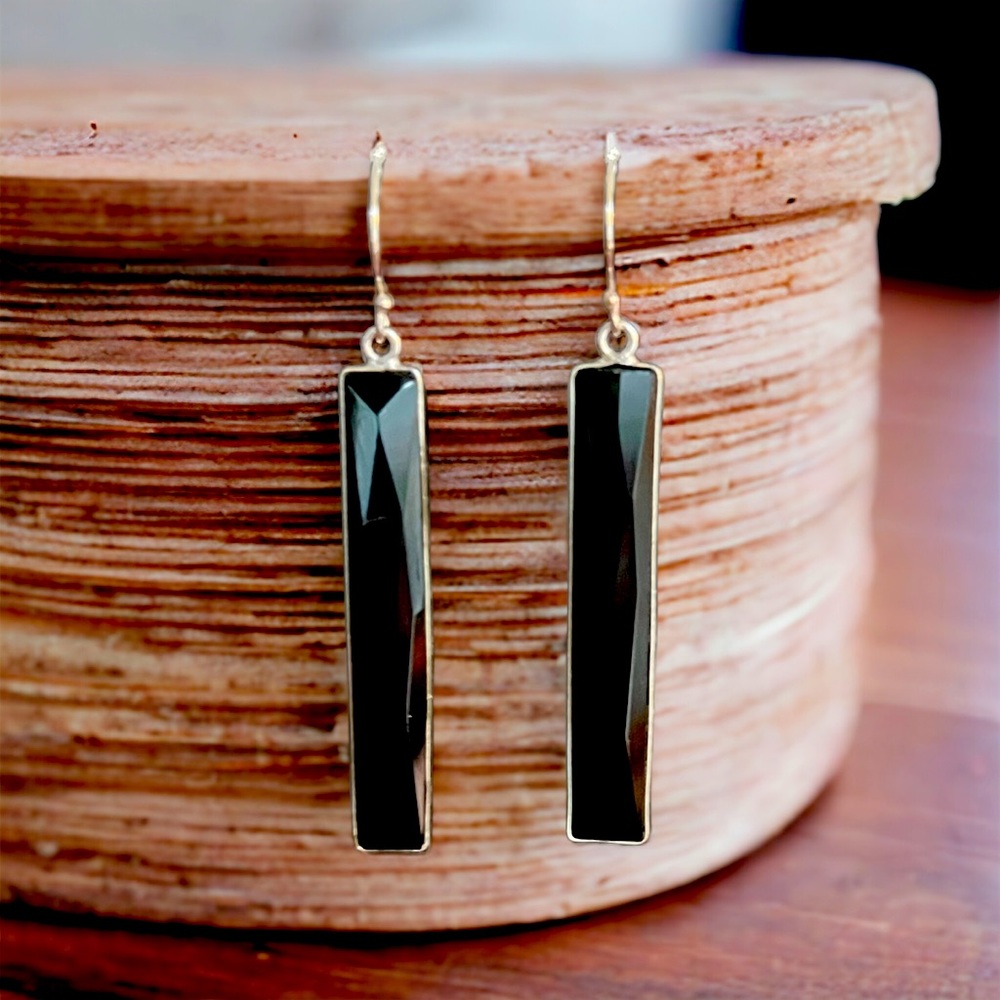 ONYX GEMSTONE AND SILVER EARRINGS